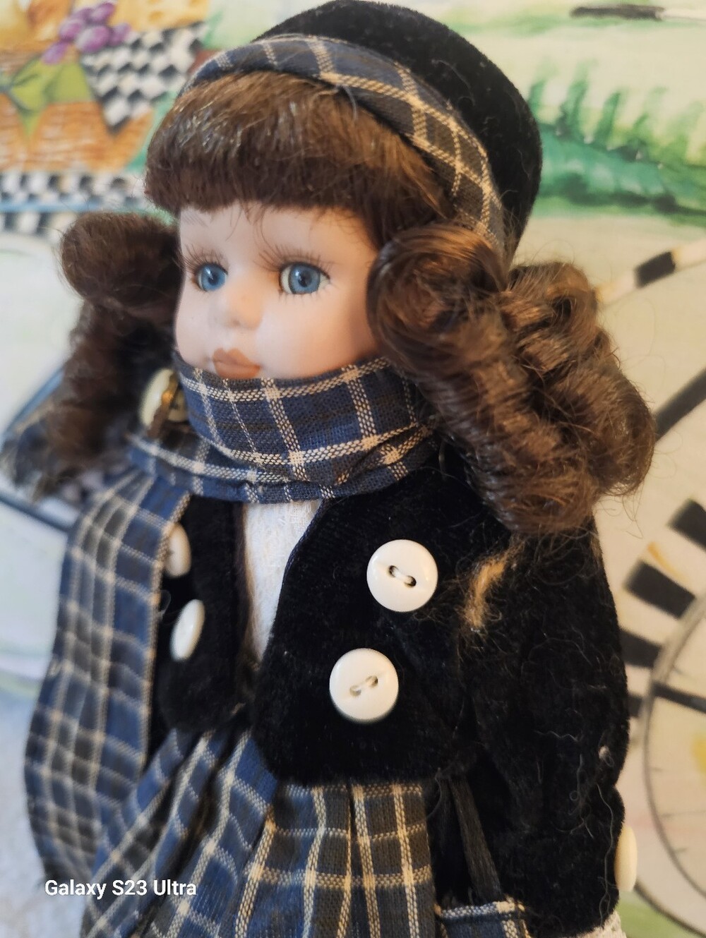 SCOTLAND FASHION DOLL - Picture 14 of 15